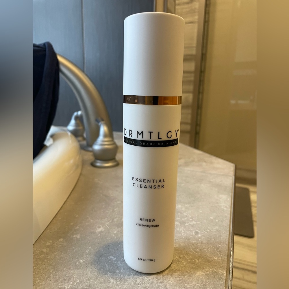 DRMTLGY Essential Cleanser